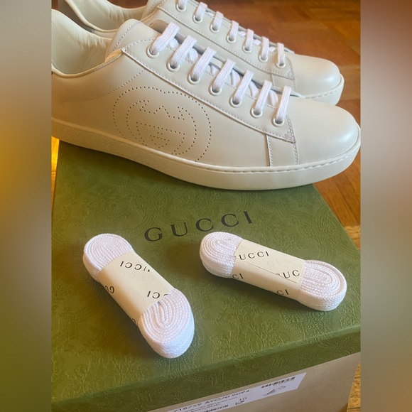 GUCCI ๐ Ace Sneaker | Menโs Size 10.5 US White Leather/Grey Interlocking Gs NWT - Picture 1 of 16